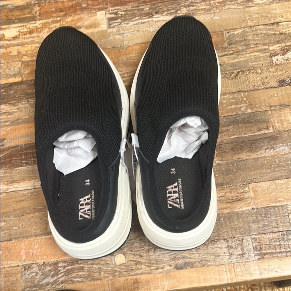 Zara Men’s Black Slip-On Shoes size 34